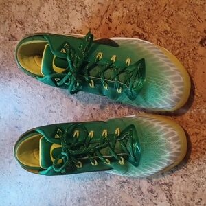 Nike Men's Size 10.5 Oregon Ducks Zoom Field 5 Star General Football Shoes
